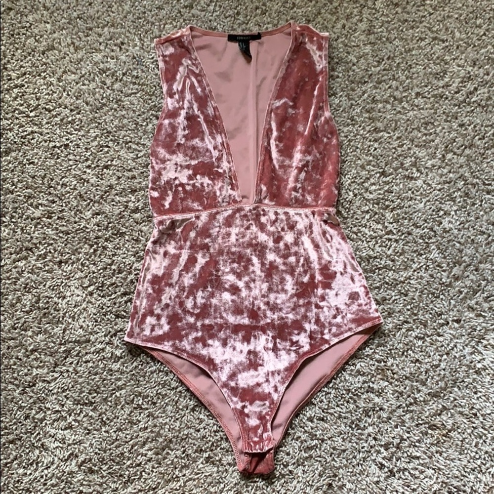⚡️Forever 21 bodysuit low cut